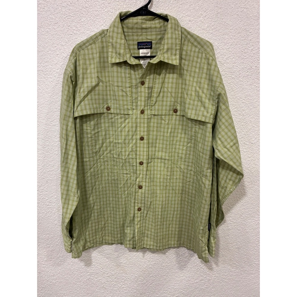 Patagonia Mens Large Green Plaid Long Sleeve Button Down Fishing Hiking Shirt